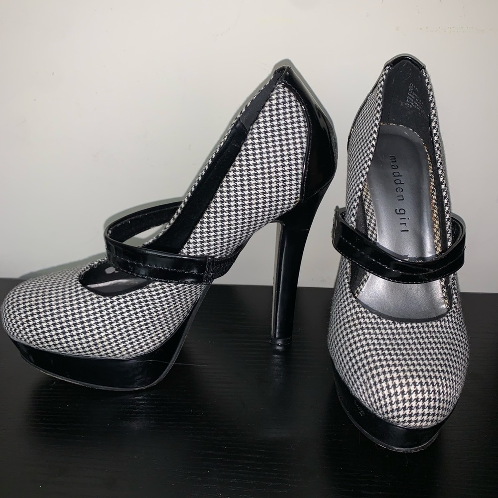 MADDEN GIRL Steve Madden Houndstooth Stilettos